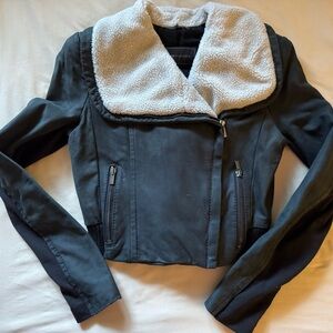 Women's Dark blue/black Leather Cropped Jacket/Shearling Collar. Lightly lined.